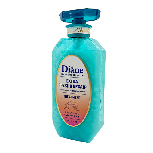 Moist Diane Extra Fresh and Repair Treatment – cooling and repairing hair treatment for oily scalp and damaged hair, available at Zakura Global.